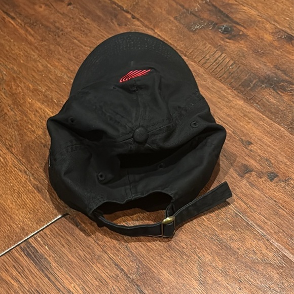 PORTLAND TRAIL BLAZERS Moda Black Cap with Red Logo - Picture 6 of 8